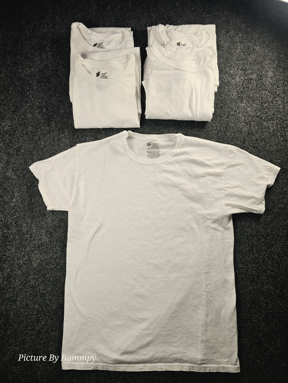 5 White Medium Hanes ComfortSoft white crewneck t-shirt